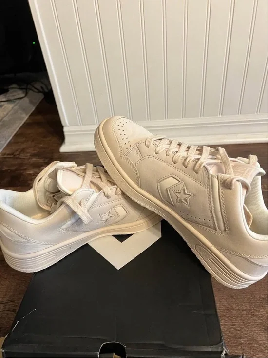 Converse Men’s Low-Top Sneakers in Light Beige - Picture 2 of 6